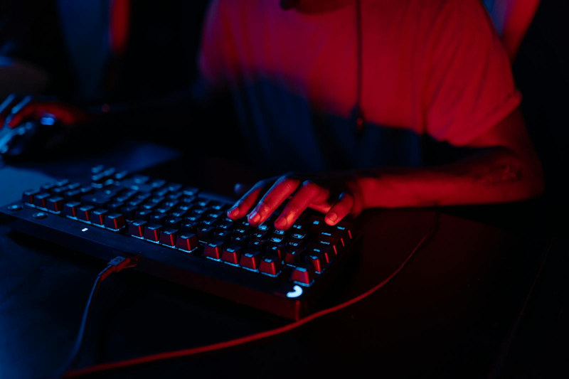 Gaming mouse and keyboard setup for an online mouse DPI tester