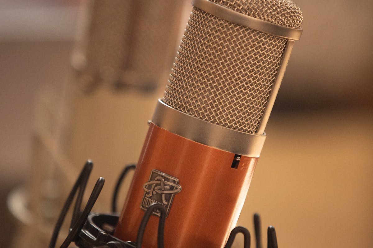 Pitch detector tool - sing into mic to detect note and frequency