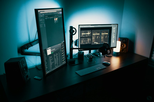 Black screen test page for monitor backlight bleed inspection